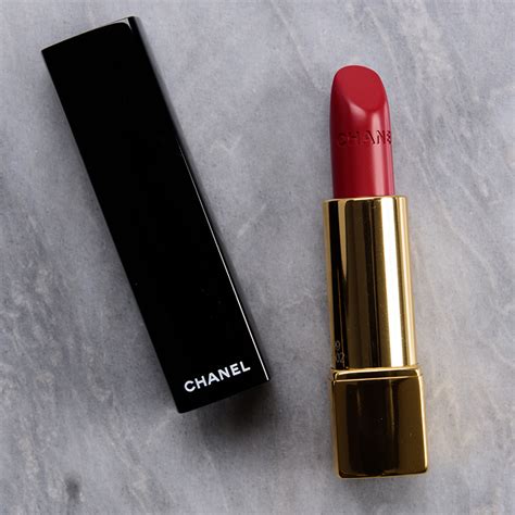 chanel pirate è adatto per denti non bianchissimi|Chanel pirate lipstick reviews.